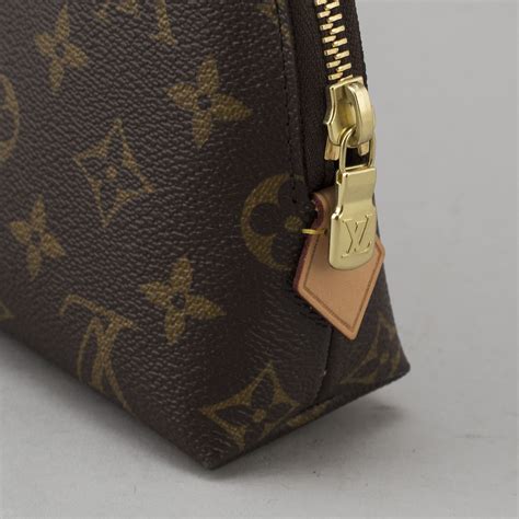 louis vuitton cosmetic pouch gm price